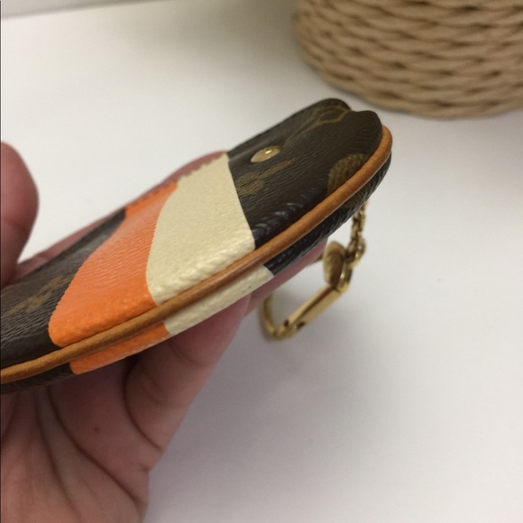 Louis Vuitton Round Coin purse - Picture 7 of 8